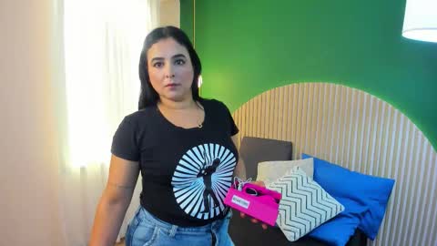 Snapshot of taylor_bennet chatting on 20, 11, 2025 Taylor Bennet online show from 20, 11, 2025