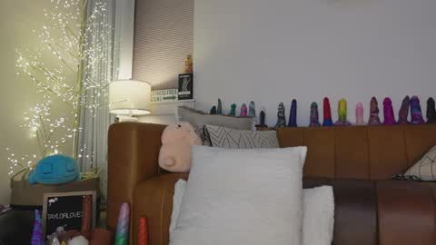 Taylor --  online show from 5, 4, 2026