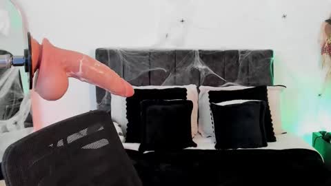 Snapshot of taylormaxwell chatting on 24, 10, 2025 Taylor online show from 24, 10, 2025