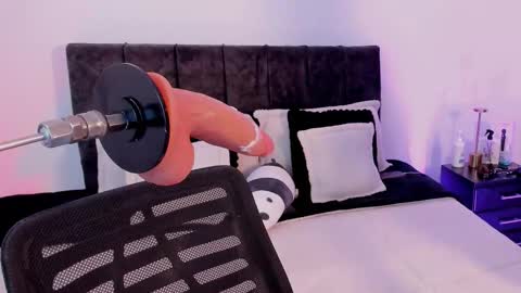 Snapshot of taylormaxwell chatting on 1, 12, 2025 Taylor online show from 1, 12, 2025