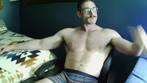Snapshot of tayloroaks chatting on 6, 4, 2026 Taylor Oaks online show from 6, 4, 2026