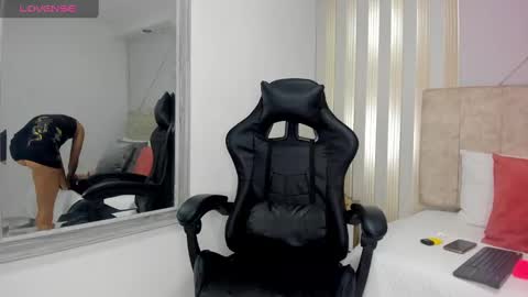 tayra online show from 10, 1, 2025