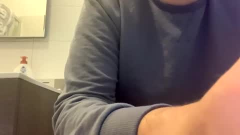 Snapshot of tbest1986 chatting on 21, 12, 2024 Tbest1986 online show from 21, 12, 2024