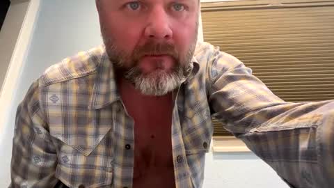 Snapshot of tbiz82 chatting on 6, 2, 2025 Tbiz82 online show from 6, 2, 2025