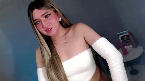 Snapshot of te_amo28 chatting on 8, 3, 2025 ellaine online show from 8, 3, 2025