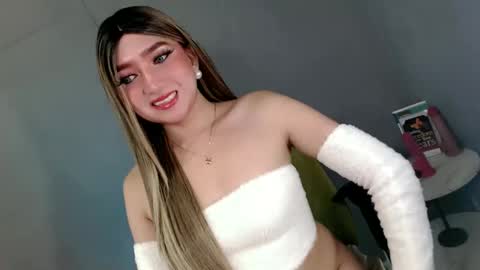 Snapshot of te_amo28 chatting on 10, 3, 2025 ellaine online show from 10, 3, 2025