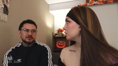 Snapshot of te_para_dos chatting on 23, 10, 2025 Leo and Luna online show from 23, 10, 2025