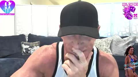 Snapshot of teacherspetsxxx chatting on 19, 12, 2025 THE TEACHERS PETS online show from 19, 12, 2025