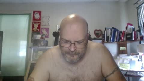 Snapshot of team369radio chatting on 18, 9, 2025 MiaRhino online show from 18, 9, 2025