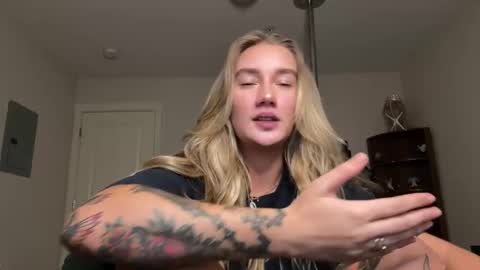 Snapshot of teamtragic chatting on 15, 12, 2025 Katy online show from 15, 12, 2025