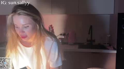 Snapshot of teasekiss chatting on 20, 6, 2026 Sally and Sandy online show from 20, 6, 2026