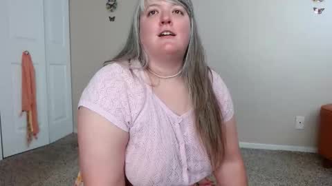 teases online show from 14, 4, 2026