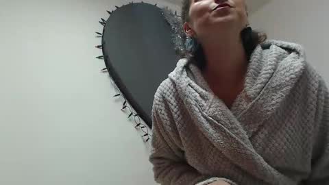 Snapshot of teasexpert4444 chatting on 17, 12, 2025 ALICIA--- online show from 17, 12, 2025