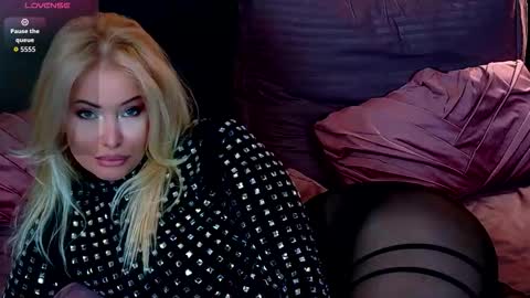 teasingjulianna online show from 18, 1, 2026