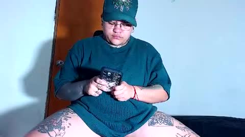 Snapshot of techno_420 chatting on 5, 4, 2026 Charlee He online show from 5, 4, 2026