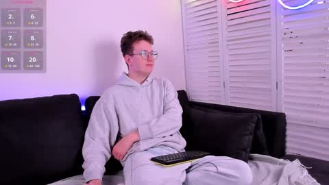 Snapshot of teddy_parker chatting on 21, 11, 2025 Teddy online show from 21, 11, 2025