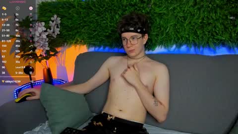 Snapshot of teddy_parker chatting on 14, 12, 2025 Teddy online show from 14, 12, 2025