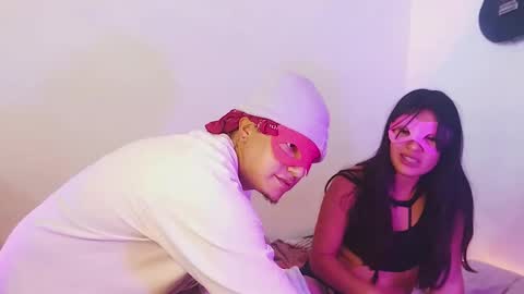 Shelovesthemask online show from 26, 11, 2025