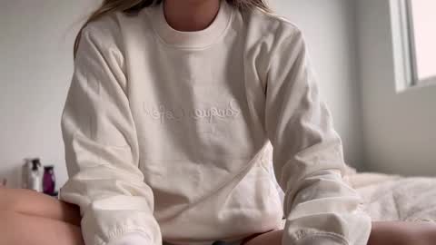 Amy No penetration Virgiin giirl online show from 20, 10, 2025