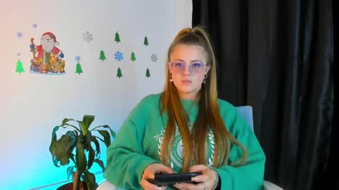 Snapshot of tekila__ chatting on 11, 12, 2024 tekila__ online show from 11, 12, 2024