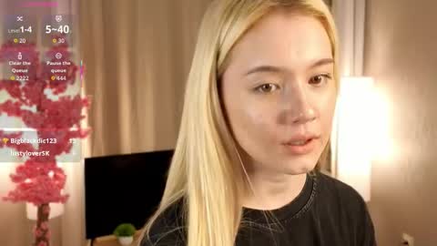 Snapshot of tellasky chatting on 4, 10, 2025 Sofia online show from 4, 10, 2025