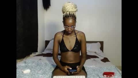 Snapshot of tempting_vibe chatting on 16, 4, 2026 tempting_vibe online show from 16, 4, 2026