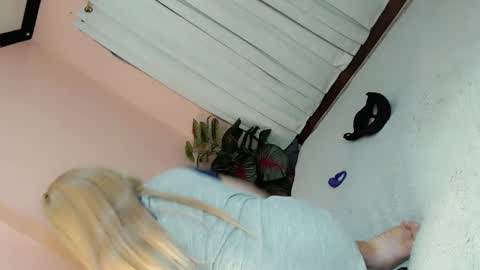 Hi 8tsME MADDISON online show from 30, 1, 2025