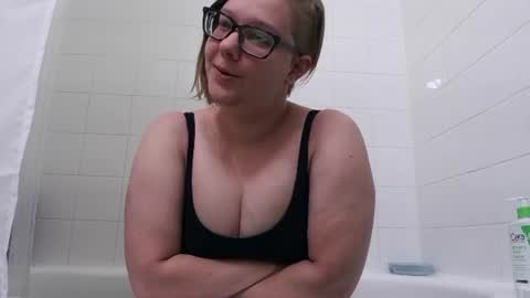 Snapshot of ten_tickle_pixie chatting on 10, 6, 2026 Pixie and Tentacle Overlord online show from 10, 6, 2026
