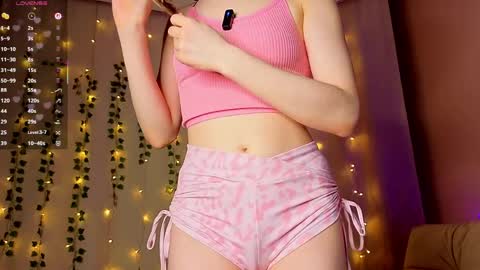 Hey Im Aneta  online show from 6, 4, 2026