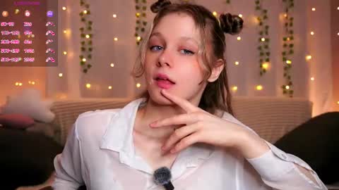 Snapshot of tender__beauty chatting on 5, 7, 2026 Hey Im Aneta online show from 5, 7, 2026