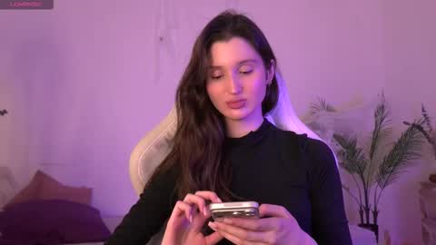 Snapshot of tender_babyy chatting on 2, 11, 2025 Sexy girl Li online show from 2, 11, 2025