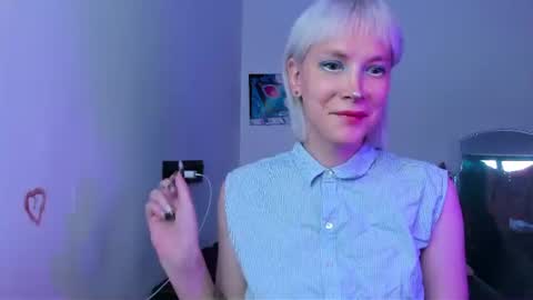 Snapshot of tenebrise chatting on 9, 7, 2026 Kira online show from 9, 7, 2026