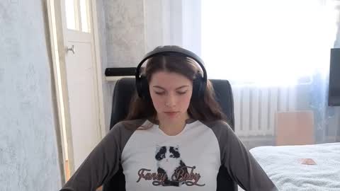 Snapshot of terranaufzinger chatting on 24, 10, 2025 Anny Simpson online show from 24, 10, 2025