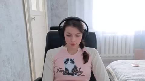 Snapshot of terranaufzinger chatting on 29, 10, 2025 Anny Simpson online show from 29, 10, 2025