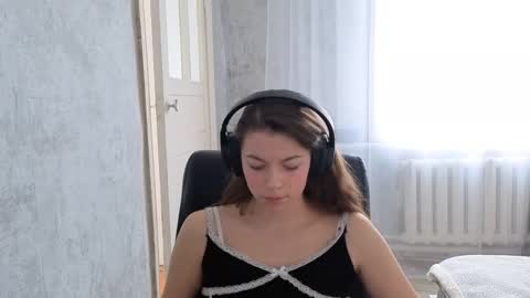 Snapshot of terranaufzinger chatting on 3, 11, 2025 Anny Simpson online show from 3, 11, 2025