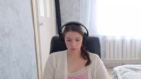 Snapshot of terranaufzinger chatting on 6, 11, 2025 Anny Simpson online show from 6, 11, 2025