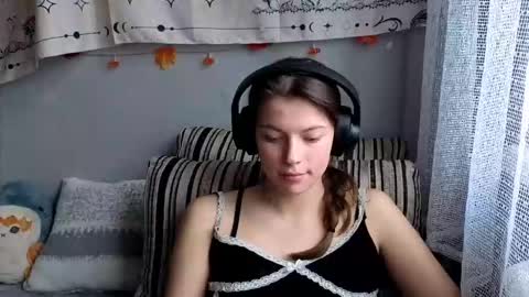 Snapshot of terranaufzinger chatting on 20, 11, 2025 Anny Simpson online show from 20, 11, 2025