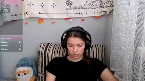 Snapshot of terranaufzinger chatting on 22, 11, 2025 Anny Simpson online show from 22, 11, 2025