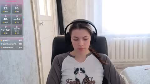 Snapshot of terranaufzinger chatting on 17, 12, 2025 Anny Simpson online show from 17, 12, 2025