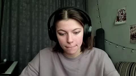 Snapshot of terranaufzinger chatting on 11, 2, 2026 Anny Simpson online show from 11, 2, 2026