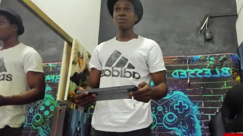 terranze_z online show from 8, 4, 2026