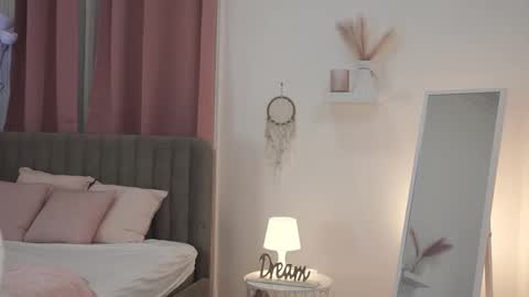 Snapshot of tessa_quin chatting on 21, 12, 2025 Tessa online show from 21, 12, 2025