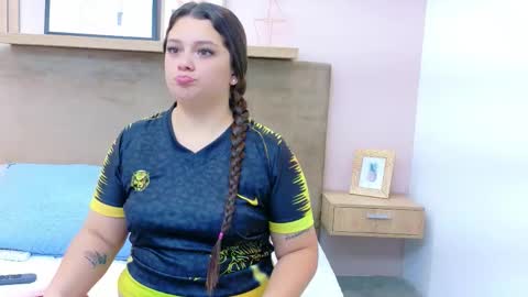 Snapshot of tessa_stones chatting on 7, 1, 2026 tessa stones online show from 7, 1, 2026