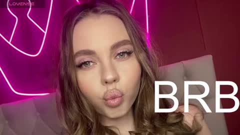 Tessa 3 online show from 6, 3, 2025