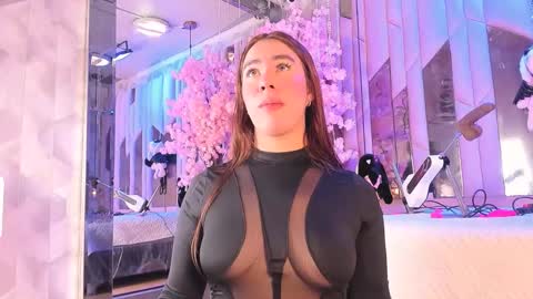 Snapshot of tessacooper1 chatting on 6, 11, 2025 TESSA COOPER1 online show from 6, 11, 2025