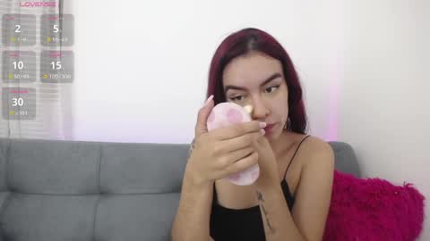 Tessa foxie      online show from 8, 5, 2026
