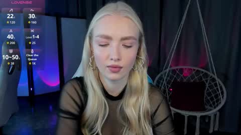 TessaHamilton online show from 30, 11, 2025