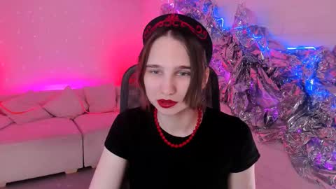 Snapshot of tessamill chatting on 2, 12, 2025 Tessa online show from 2, 12, 2025