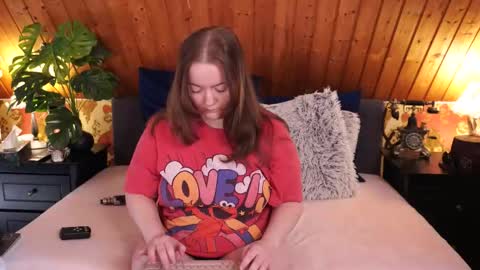 Snapshot of tessawinter chatting on 22, 11, 2025 Tessa online show from 22, 11, 2025