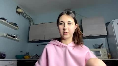 Snapshot of tesscanute chatting on 16, 10, 2025 Tess online show from 16, 10, 2025